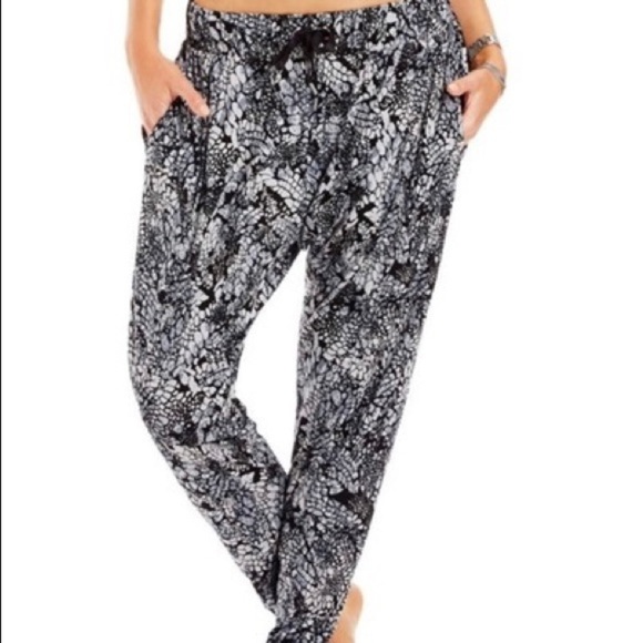 LORNA Jane Joggers - Picture 1 of 4